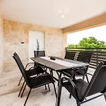 Holiday home Awesome In Polaca