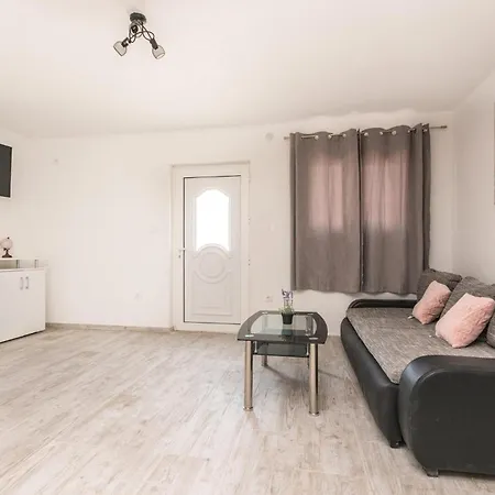 7 Bedroom Awesome In Holiday home Polaca