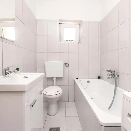 Holiday home 7 Bedroom Awesome In