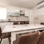 Ferienhaus Awesome In