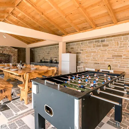 7 Bedroom Awesome In *