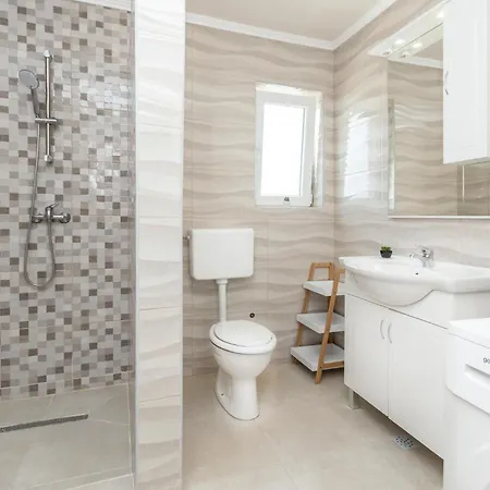 7 Bedroom Awesome In