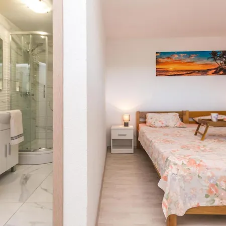 7 Bedroom Awesome In