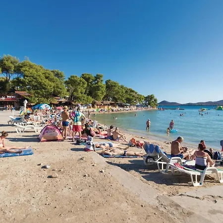 7 Bedroom Awesome In