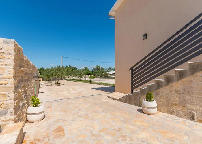 7 Bedroom Awesome In Hébergement de vacances