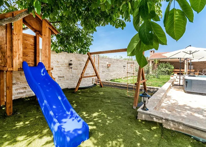 7 Bedroom Awesome In