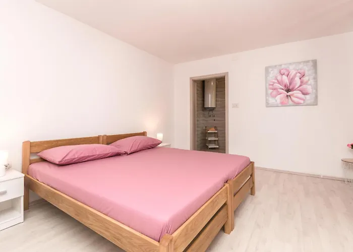 7 Bedroom Awesome In Hébergement de vacances